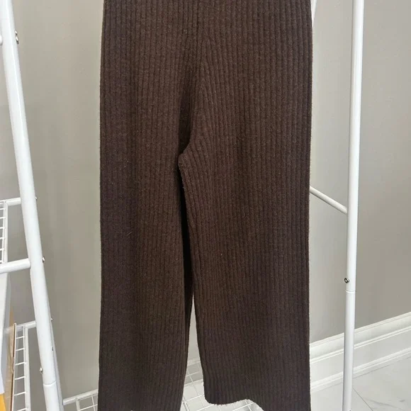 Brown Turtleneck Sweater and Pants set - Picture 3 of 4
